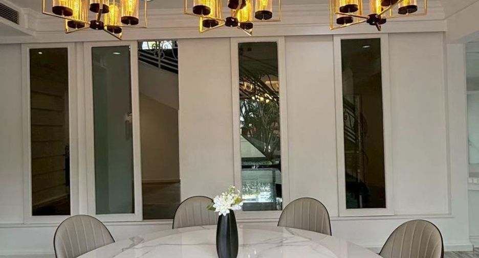 For rent 4 bedrooms condo in Watthana, Bangkok