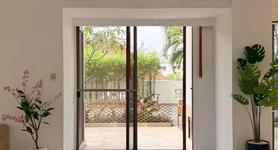 For rent 4 bedrooms condo in Watthana, Bangkok