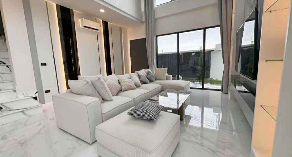 For sale 5 bedrooms villa in Bang Lamung, Chonburi
