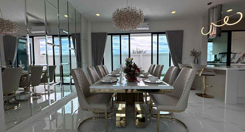For sale 5 bedrooms villa in Bang Lamung, Chonburi