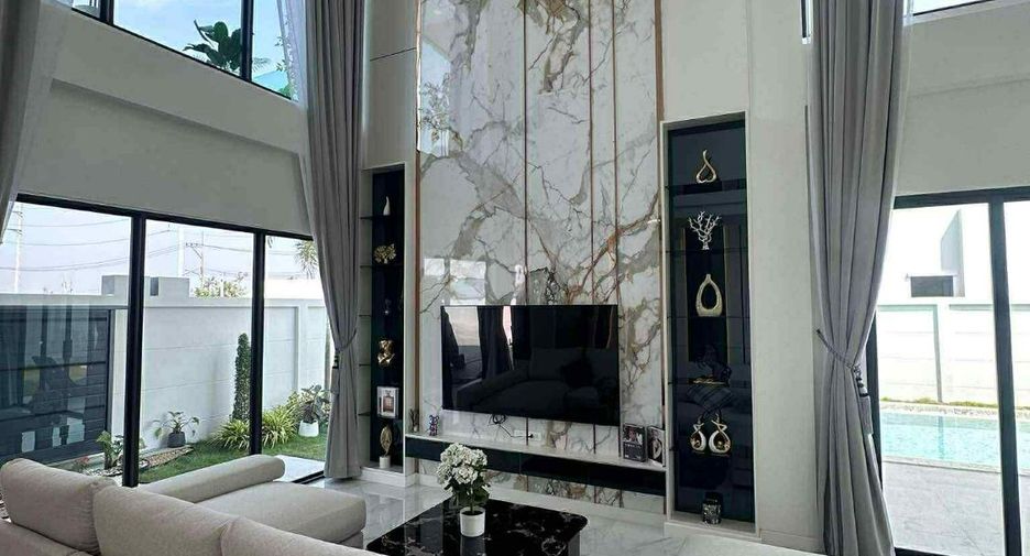 For sale 5 bedrooms villa in Bang Lamung, Chonburi