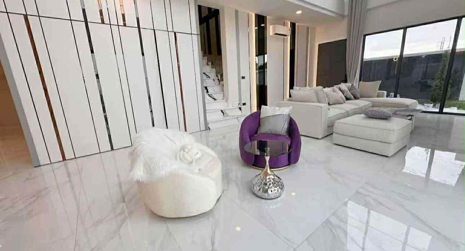For sale 5 bedrooms villa in Bang Lamung, Chonburi