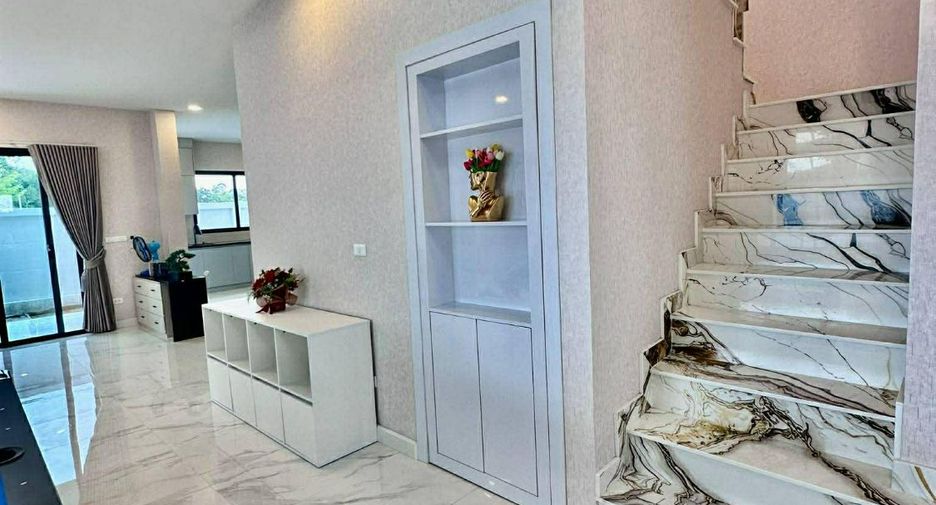 For sale 5 bedrooms villa in Bang Lamung, Chonburi