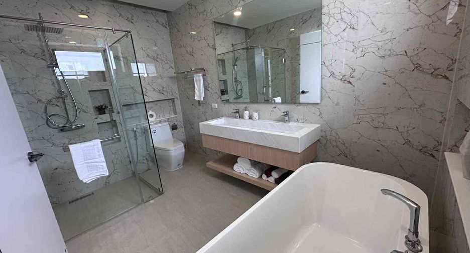 For sale 5 bedrooms villa in Bang Lamung, Chonburi