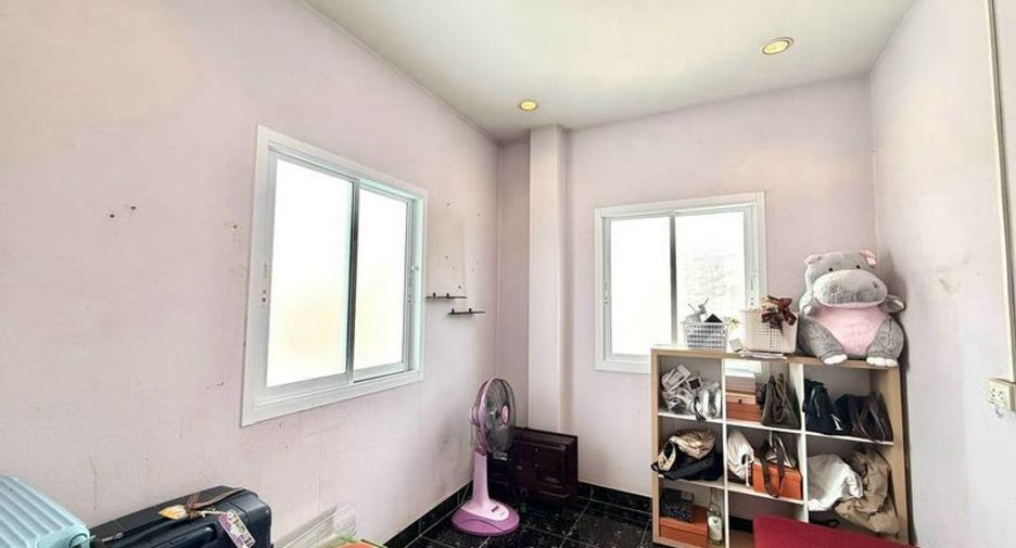 À vendre 3 chambres maison à Si Racha, Chonburi