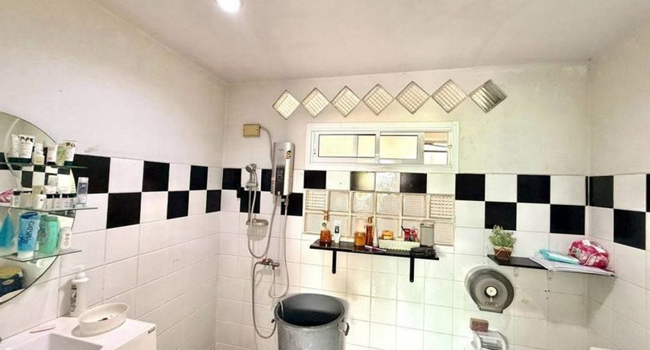 À vendre 3 chambres maison à Si Racha, Chonburi