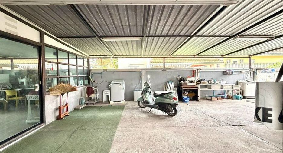 À vendre 3 chambres maison à Si Racha, Chonburi