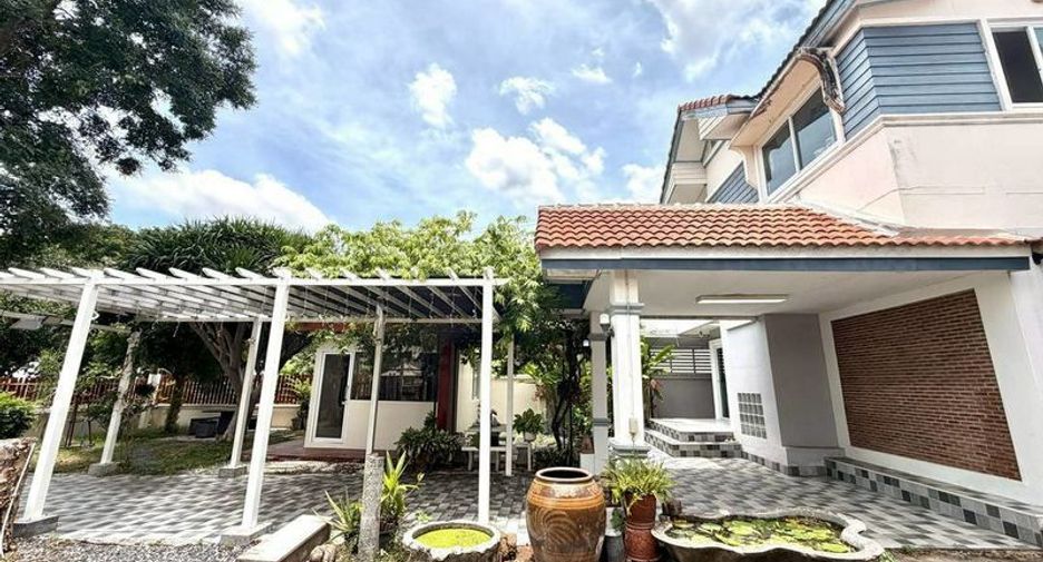 À vendre 3 chambres maison à Si Racha, Chonburi