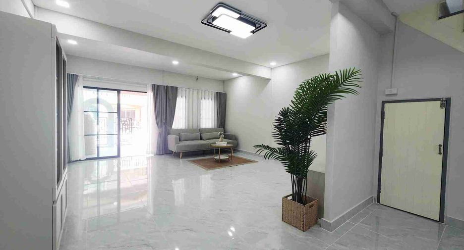 Casa adosada en venta de 3 habitaciones en Khan Na Yao, Bangkok