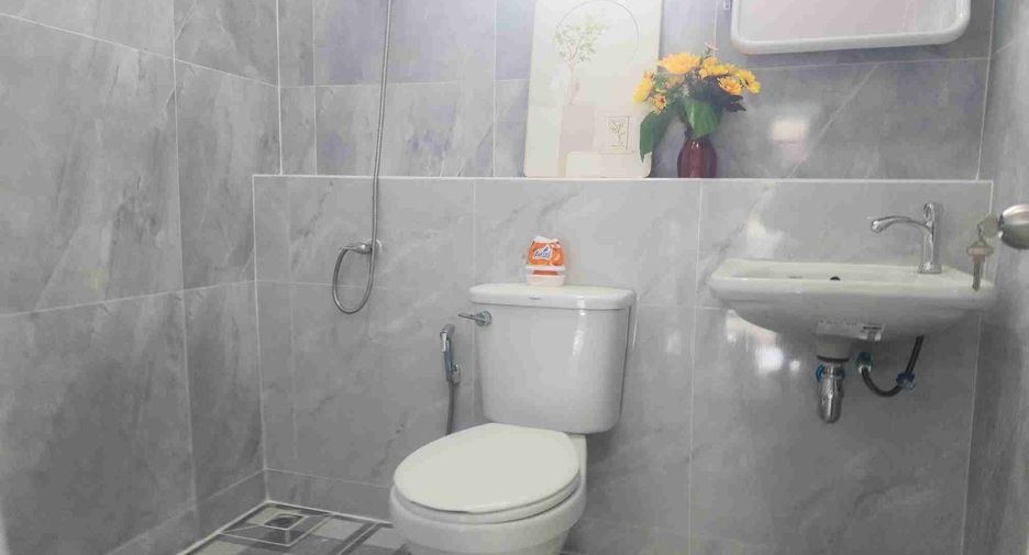 Casa adosada en venta de 3 habitaciones en Khan Na Yao, Bangkok