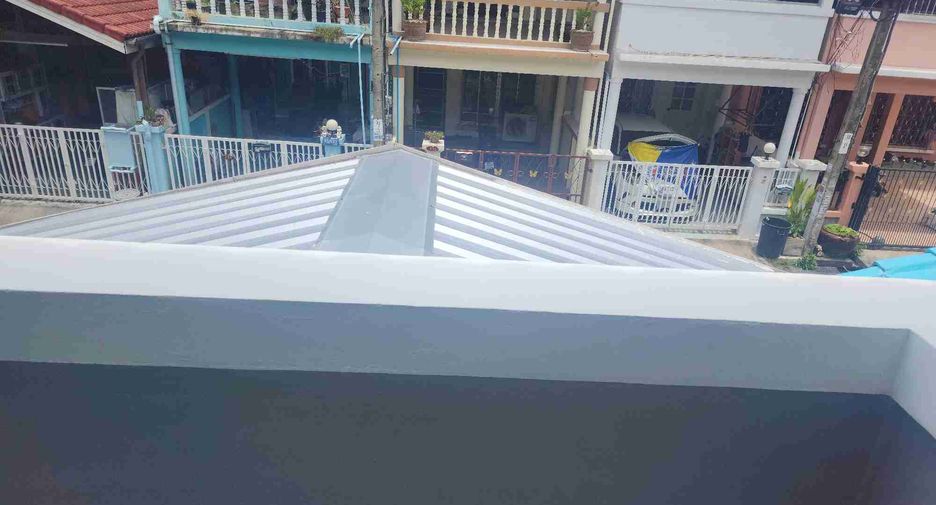 Casa adosada en venta de 3 habitaciones en Khan Na Yao, Bangkok