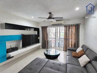 Casa adosada en venta de 2 habitaciones en Bang Khen, Bangkok
