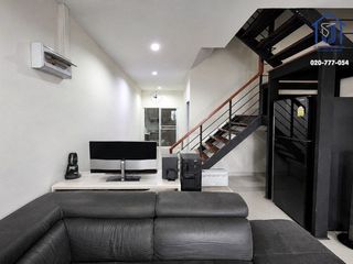 Casa adosada en venta de 2 habitaciones en Bang Khen, Bangkok