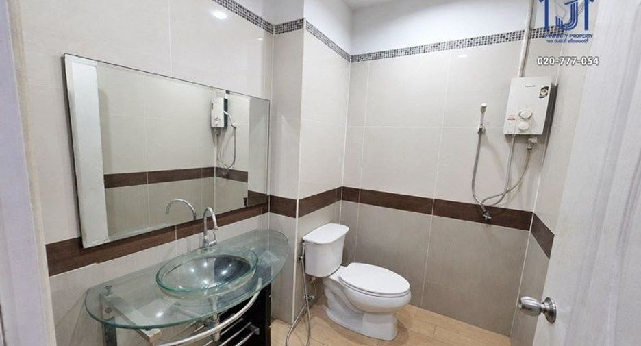 Продажа 2 спальни таунхаус в Банг Кхен, Бангкок