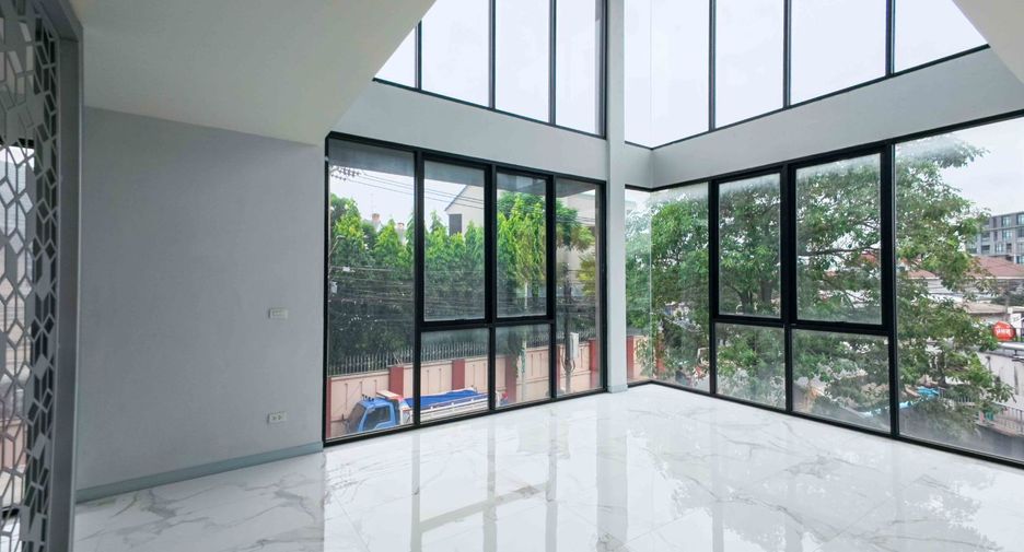 À vendre studio maison de ville à Wang Thonglang, Bangkok