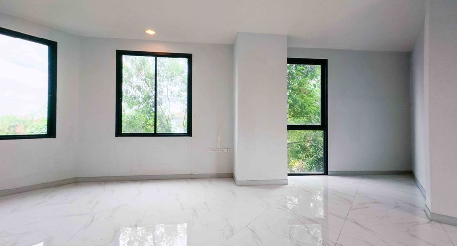 À vendre studio maison de ville à Wang Thonglang, Bangkok