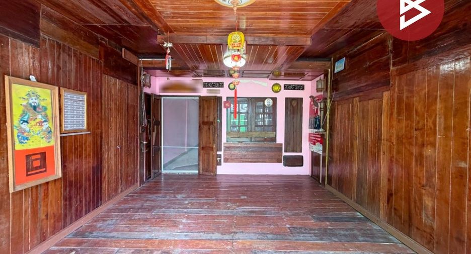 À vendre 2 chambres maison de ville à Mueang Lop Buri, Lopburi