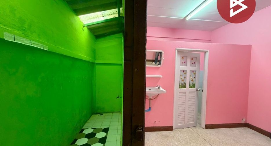 À vendre 2 chambres maison de ville à Mueang Lop Buri, Lopburi