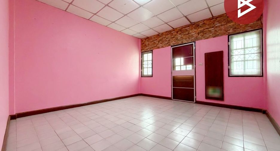 À vendre 2 chambres maison de ville à Mueang Lop Buri, Lopburi