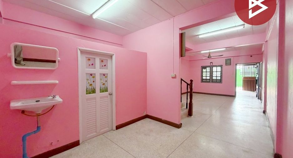À vendre 2 chambres maison de ville à Mueang Lop Buri, Lopburi