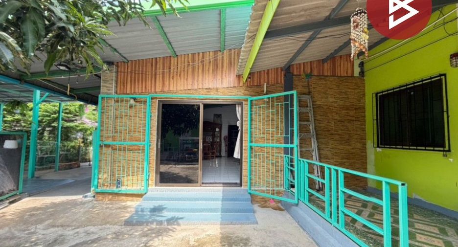 Haus zum Kauf mit 6 Zimmer in Don Tum, Nakhon Pathom