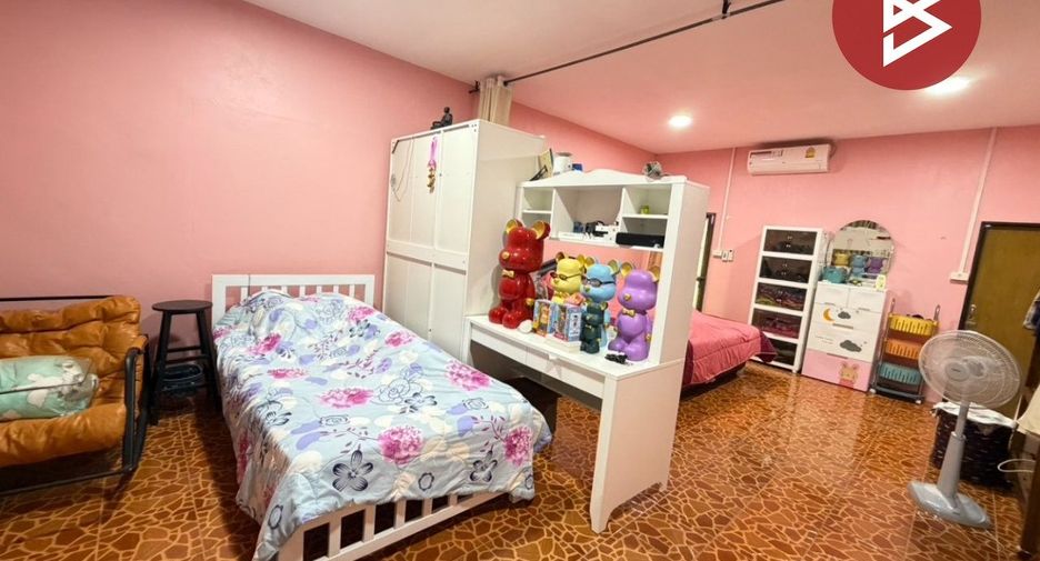 Haus zum Kauf mit 6 Zimmer in Don Tum, Nakhon Pathom