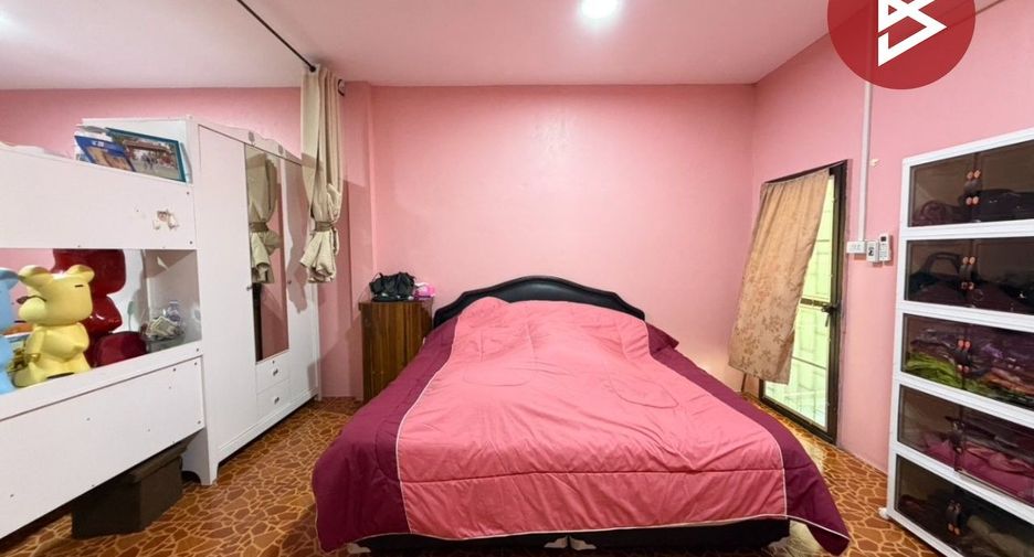 Haus zum Kauf mit 6 Zimmer in Don Tum, Nakhon Pathom