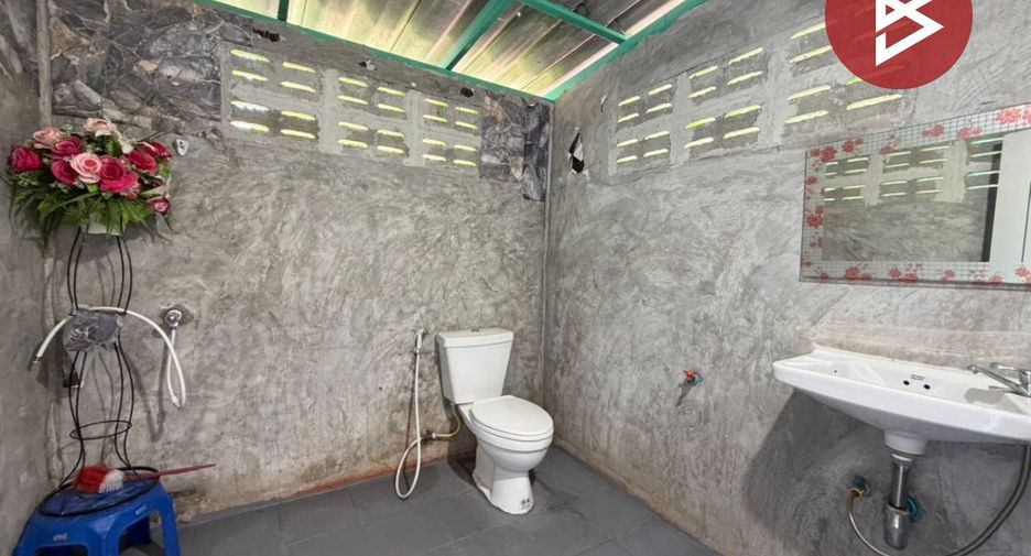 Haus zum Kauf mit 6 Zimmer in Don Tum, Nakhon Pathom