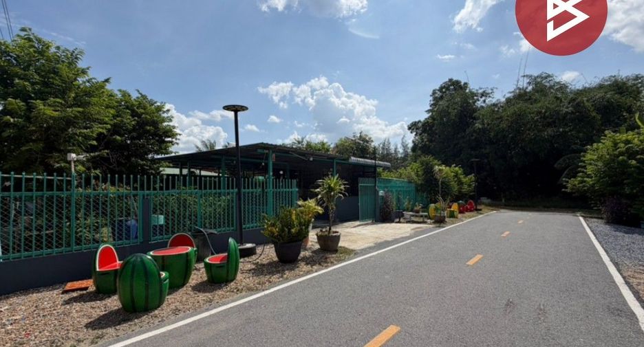 Haus zum Kauf mit 6 Zimmer in Don Tum, Nakhon Pathom