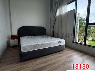For rent 2 bedrooms townhouse in Saphan Sung, Bangkok