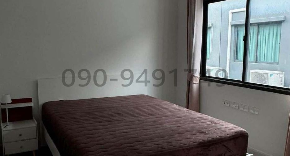 For rent 2 bedrooms townhouse in Saphan Sung, Bangkok