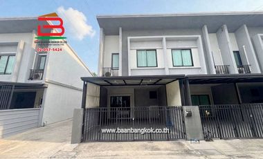 出售 2 卧室 联排别墅 在 Lam Luk Ka, Pathum Thani