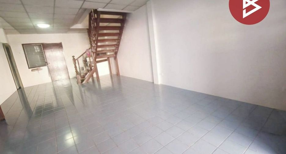 Casa adosada en venta de 2 habitaciones en Bang Sao Thong, Samut Prakan