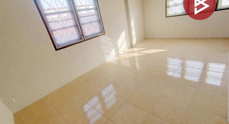 Casa adosada en venta de 2 habitaciones en Bang Sao Thong, Samut Prakan