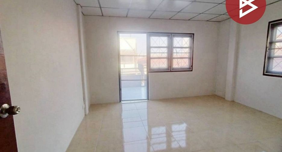 Casa adosada en venta de 2 habitaciones en Bang Sao Thong, Samut Prakan