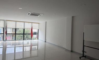 For rent retail Space in Bang Rak, Bangkok