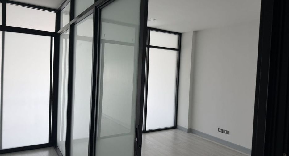 For rent retail Space in Bang Rak, Bangkok