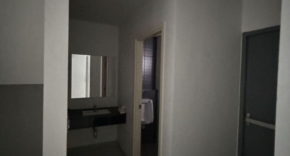 For rent retail Space in Bang Rak, Bangkok