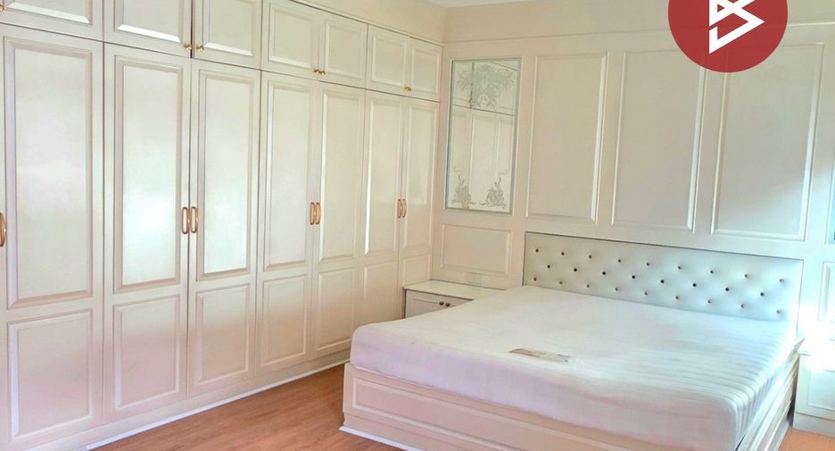 For sale 4 bedrooms retail Space in Mueang Roi Et, Roi Et