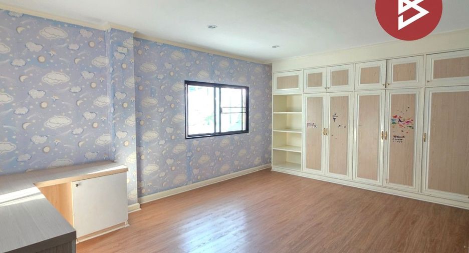 For sale 4 bedrooms retail Space in Mueang Roi Et, Roi Et