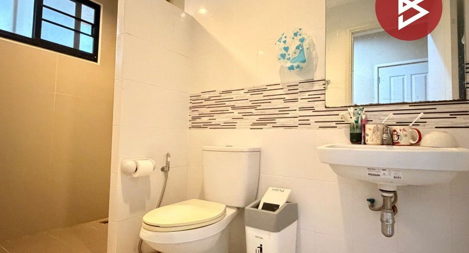 Casa en venta de 3 habitaciones en Ban Pho, Chachoengsao