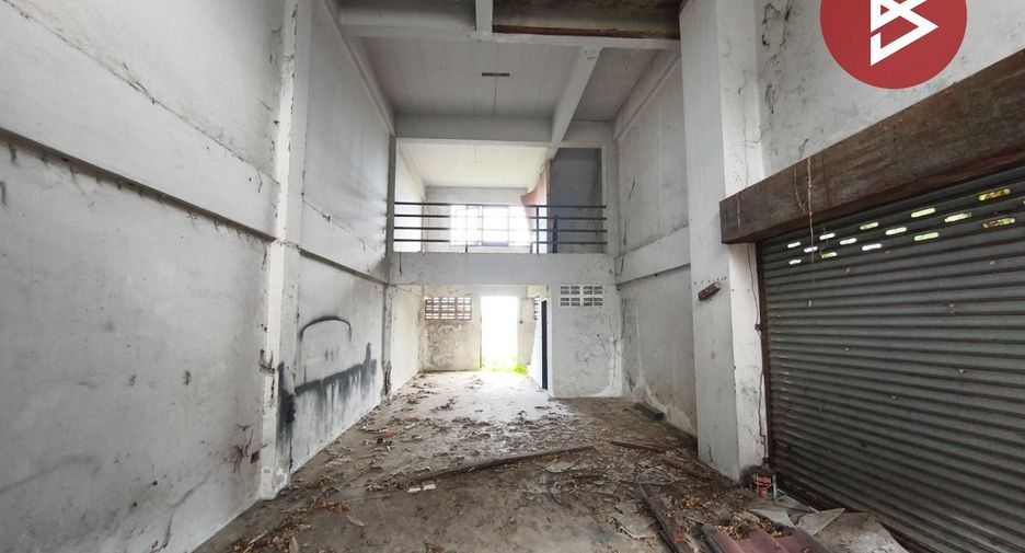 For sale 3 bedrooms retail Space in Mueang Samut Prakan, Samut Prakan