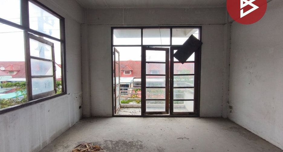 For sale 3 bedrooms retail Space in Mueang Samut Prakan, Samut Prakan