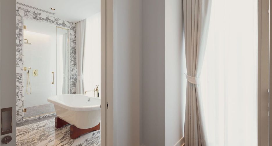 For sale 3 bedrooms condo in Sathon, Bangkok
