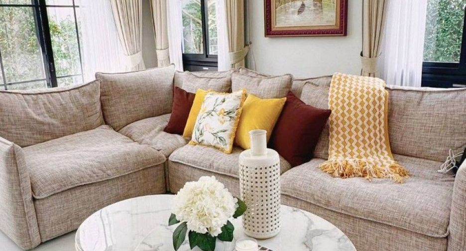 For sale 4 ベッドルーム townhouse in Saphan Sung, Bangkok
