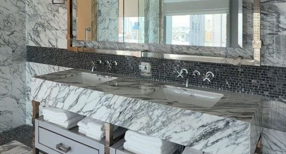 For sale 3 bedrooms condo in Sathon, Bangkok