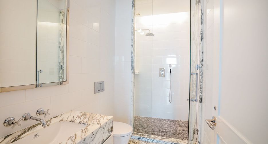 For sale 3 bedrooms condo in Sathon, Bangkok