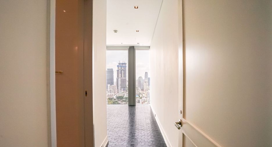 For sale 3 bedrooms condo in Sathon, Bangkok