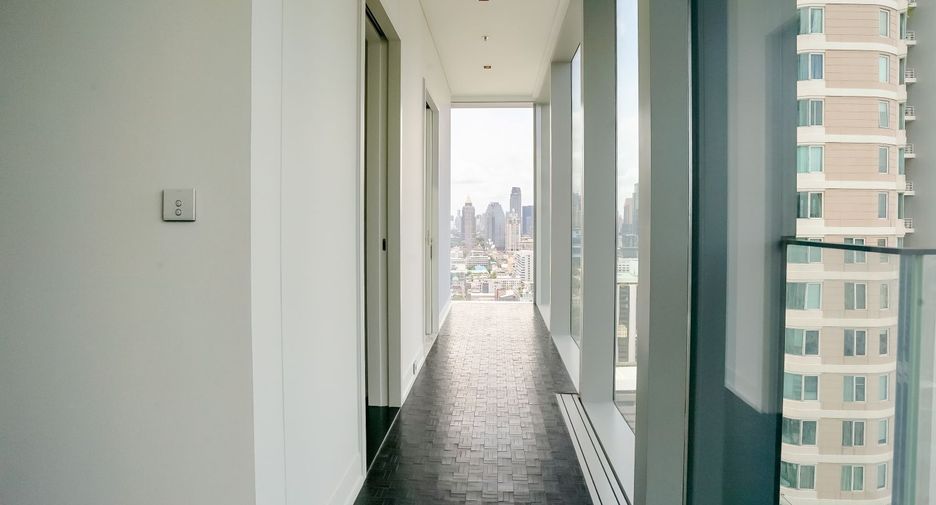 For sale 3 bedrooms condo in Sathon, Bangkok