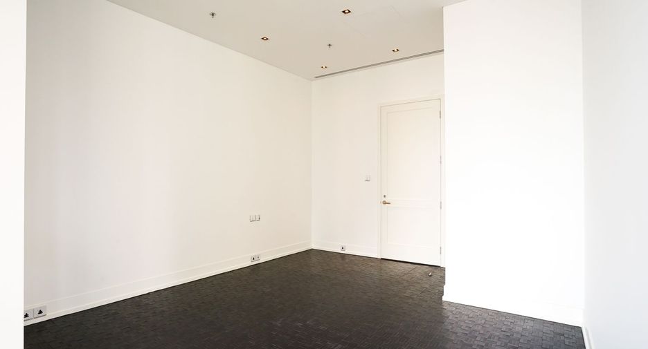 For sale 3 bedrooms condo in Sathon, Bangkok